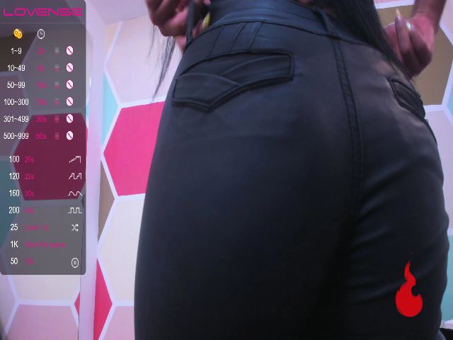 Live sex webcam photo for HollyOwens #271184781