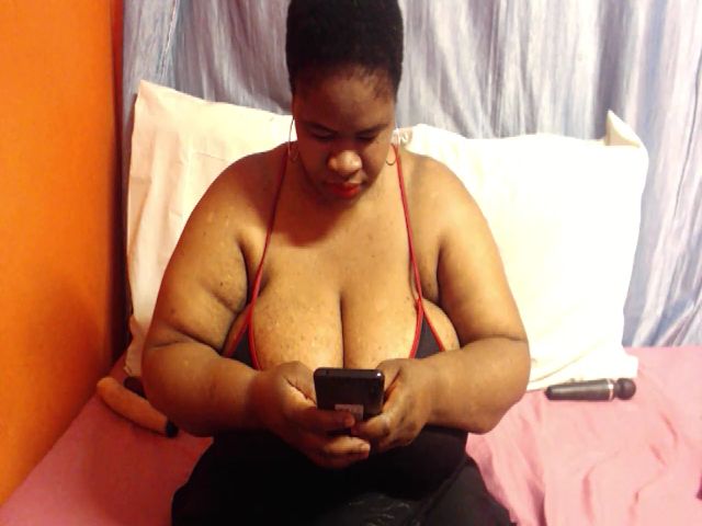 Live sex webcam photo for Sweetnozie #271181253