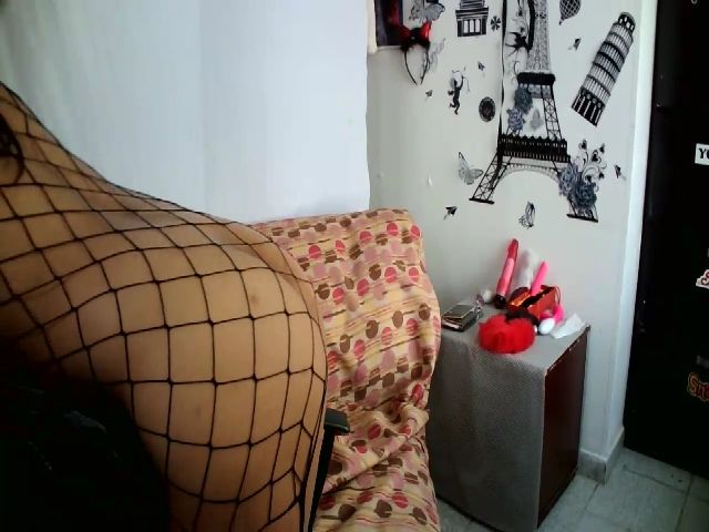 Live sex webcam photo for Danielacamelo #271189859
