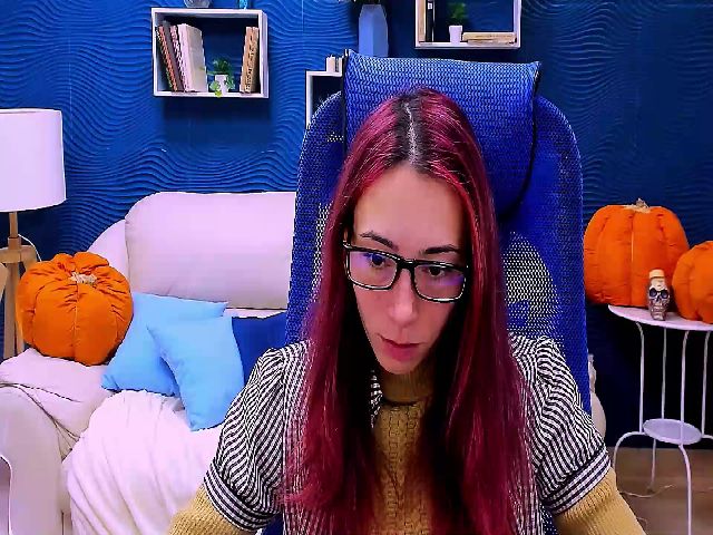 Live sex webcam photo for amyjune01 #271184961
