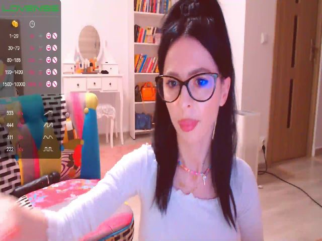Live sex webcam photo for HotCoffeeGirl #271186222