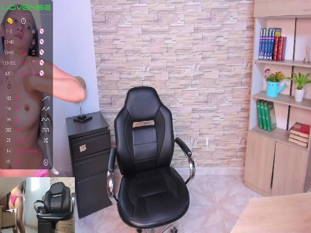 Live sex webcam photo for Bridget_love #271186682