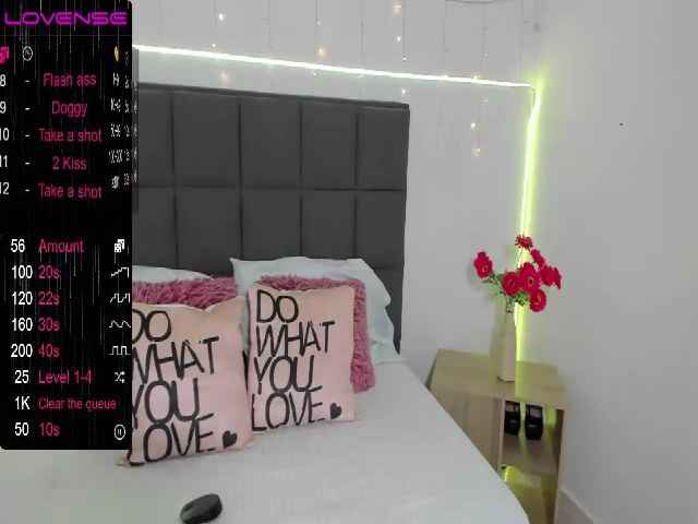 Live sex webcam photo for Nicol_sofia_ #271190674