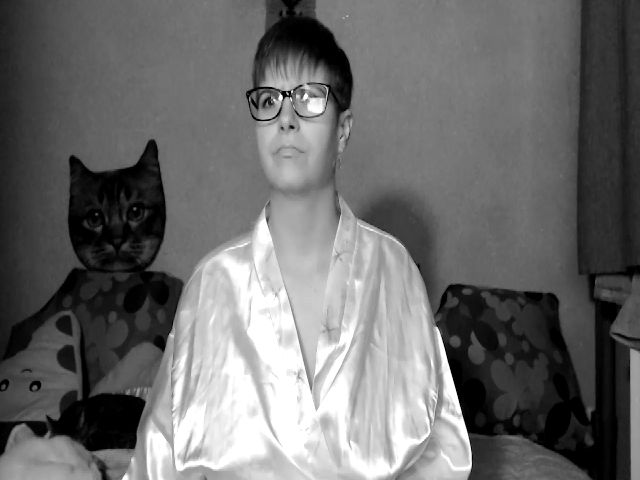 Live sex webcam photo for IamMiky #271191975