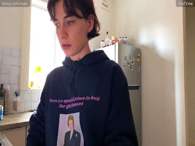 Live sex webcam photo for miatv #271177564