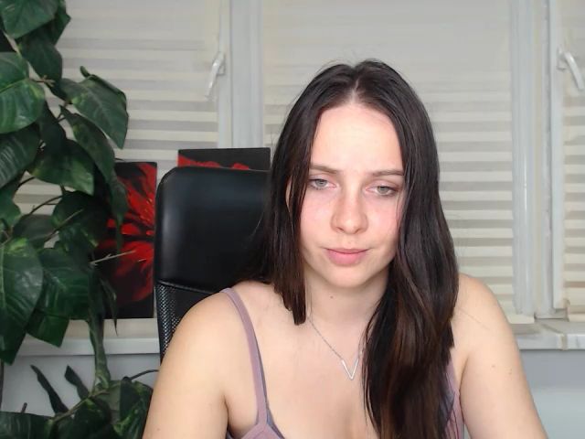 Live sex webcam photo for KendraLei #271185842