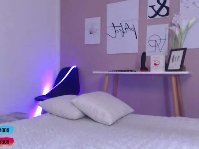 Live sex webcam photo for Leidy-Moons #271189269