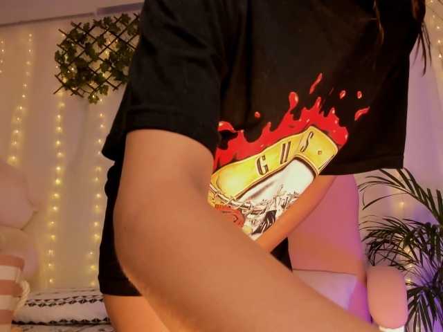 Live sex webcam photo for CoralineRyan #271176574