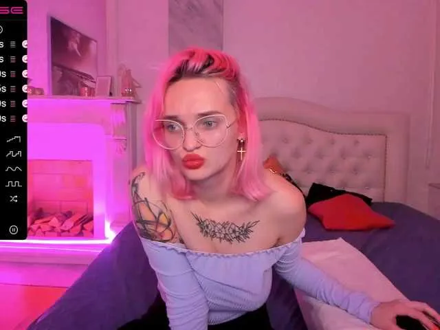 Live sex webcam photo for Viviennepink #271176229