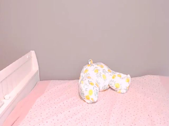 Live sex webcam photo for Miyak0 #271177934