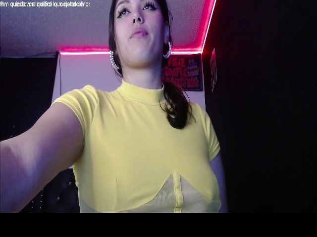 Live sex webcam photo for Annie777 #271187634