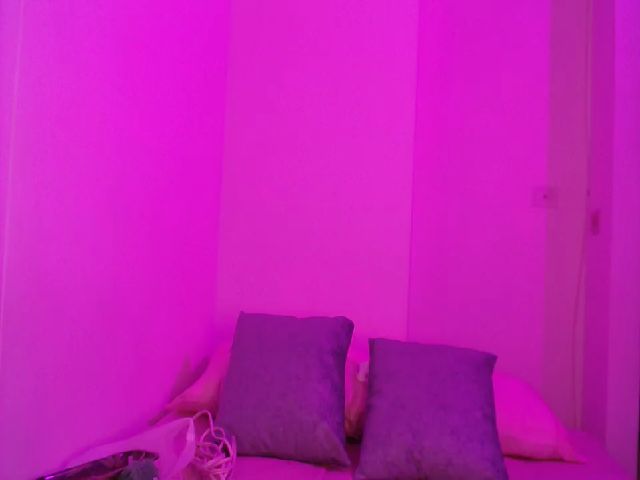 Live sex webcam photo for Mistyyraven #271177058