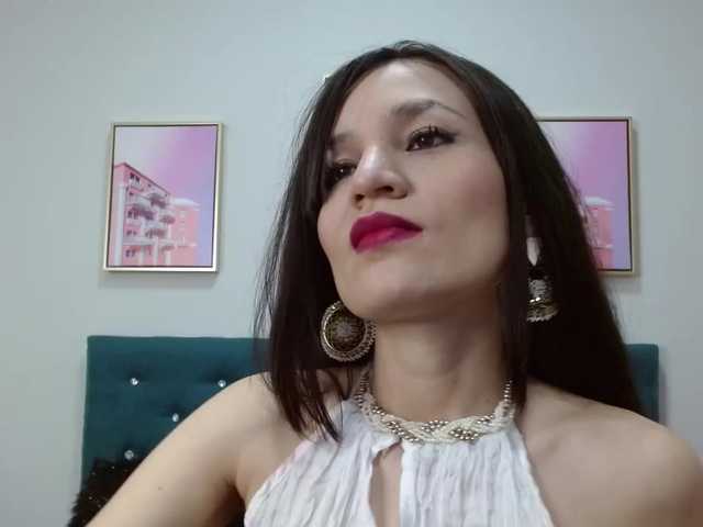 Live sex webcam photo for Leonela21- #271184518