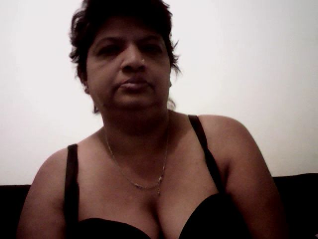 Live sex webcam photo for Indianbarbie3 #271190251