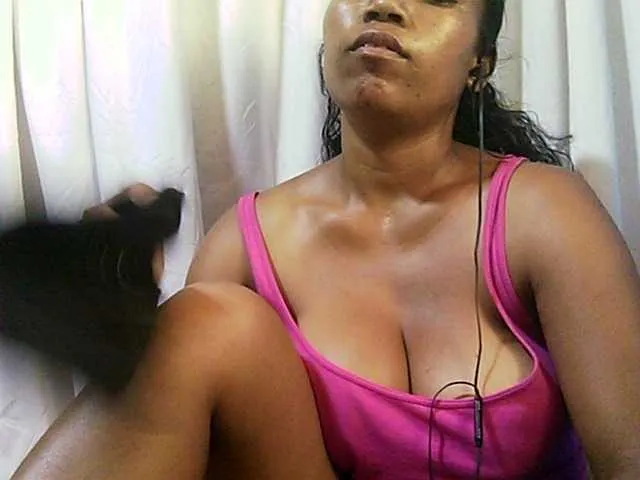 Live sex webcam photo for MIRANDAW #271184273