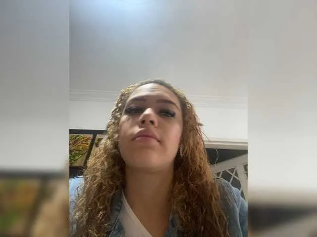 Live sex webcam photo for Samantagold #271184336