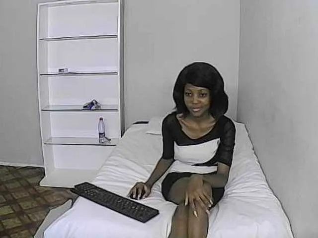 Live sex webcam photo for JuicyMello242 #271176642
