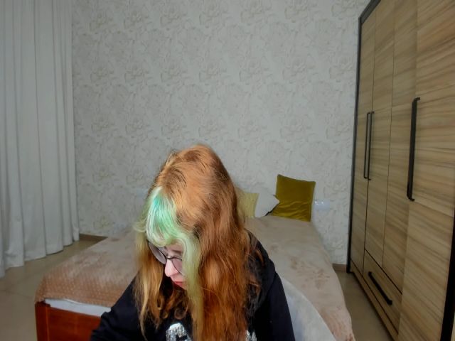 Live sex webcam photo for MelisaBard #271189742