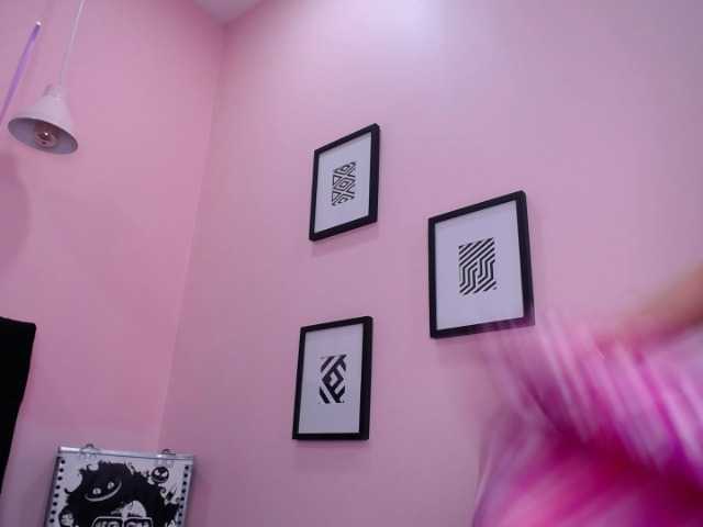 Live sex webcam photo for IvannaThomson #271176724