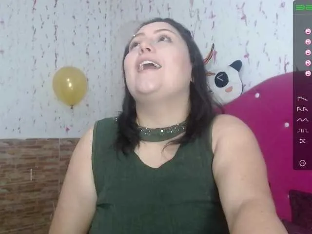 Live sex webcam photo for candybigboob1 #271184220