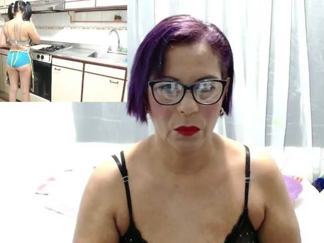 Live sex webcam photo for threeapples #271183665