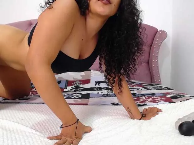 Live sex webcam photo for NaughtyAngelx #271175963
