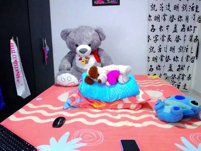 Live sex webcam photo for sweetlatin18 #271180866