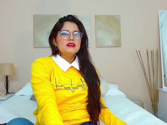 Live sex webcam photo for Smantha-Rosse #271184173