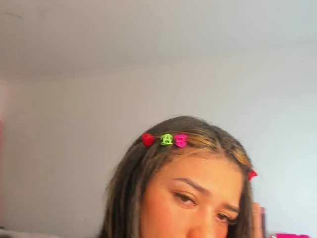 Live sex webcam photo for AliceMilleer #271180425