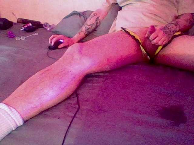 Live sex webcam photo for foxyesmeow1 #271187763