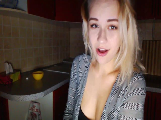 Live sex webcam photo for LeyaRoyal #271177562