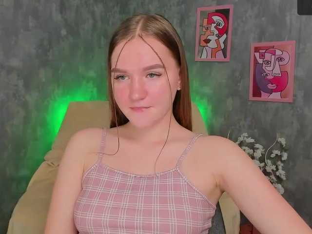 Live sex webcam photo for ChloeJordan #271184194