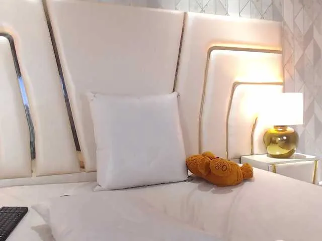 Live sex webcam photo for ViolettStone #271176762