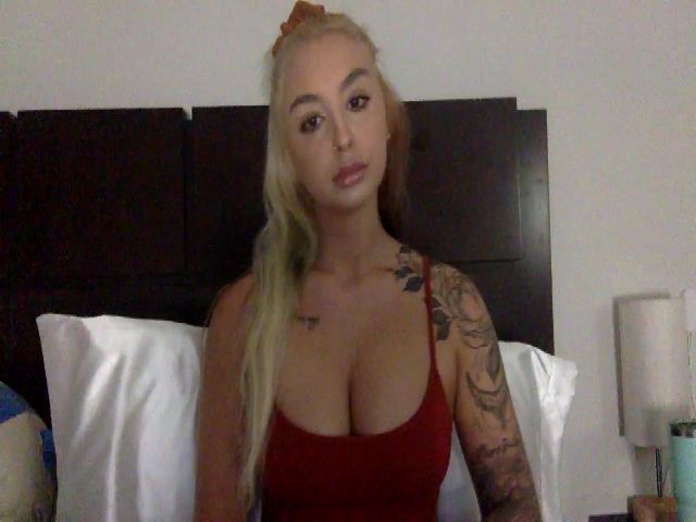 Live sex webcam photo for Animescar #271176875