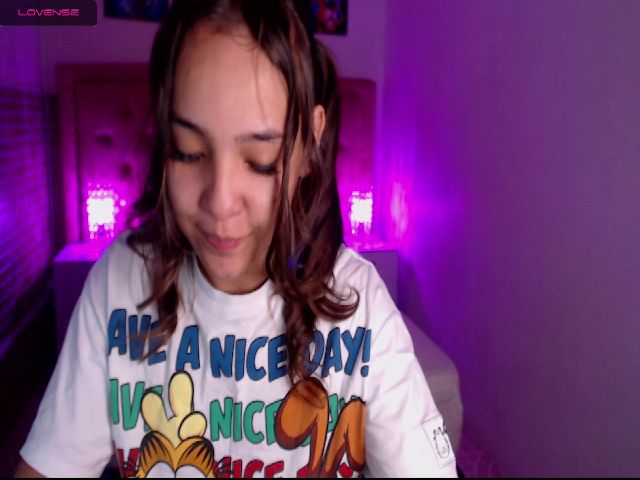 Live sex webcam photo for Mia_diamondd #271184841