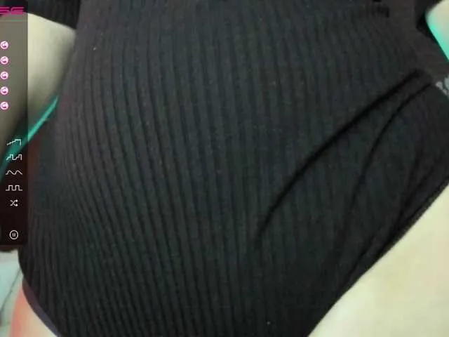 Live sex webcam photo for KayaLuan #271180392
