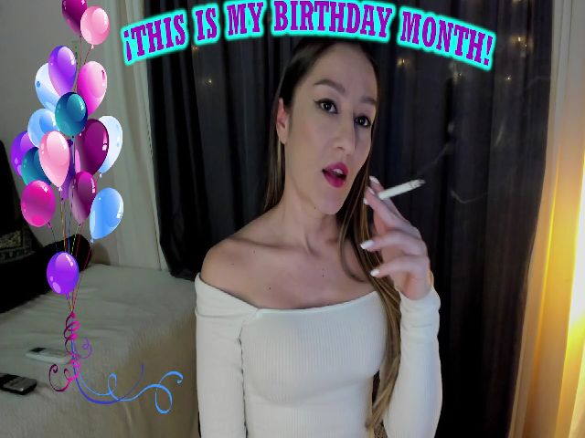 Live sex webcam photo for The_SmokeGirl #271177968