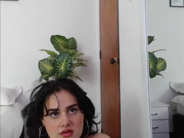 Live sex webcam photo for zoe-pink1 #271175079