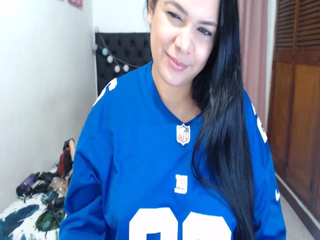 Live sex webcam photo for Candacebooty #271177552