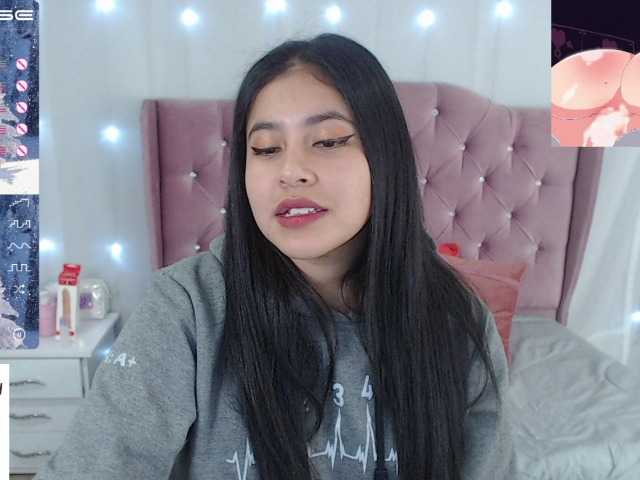 Live sex webcam photo for zelda-19 #271184605