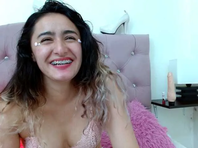 Live sex webcam photo for meridasweet #271189364