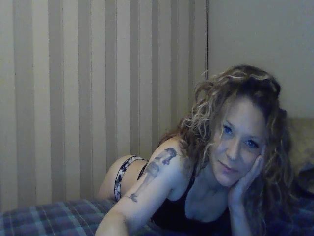 Live sex webcam photo for HarperCole78 #271185990