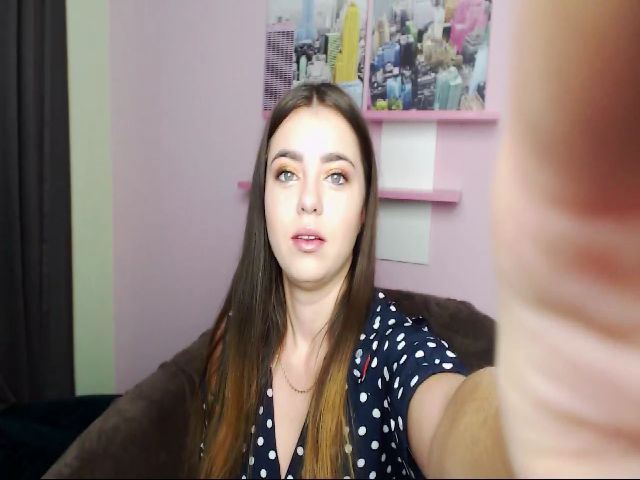 Live sex webcam photo for MartinaDoll #271179529