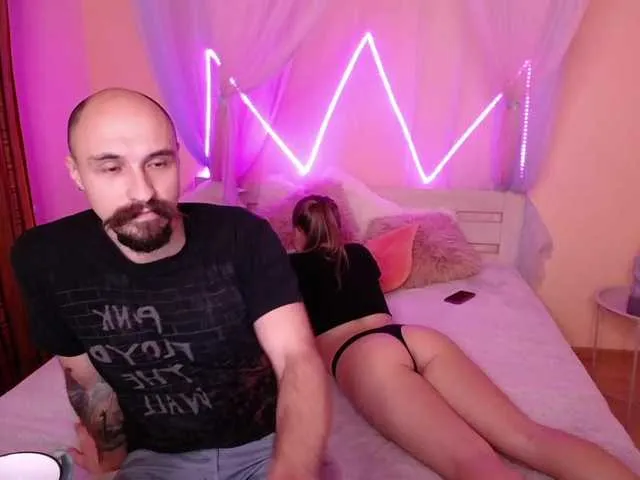 Live sex webcam photo for BerenAndArven #271187802