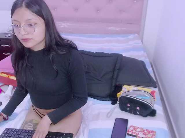 Live sex webcam photo for Alexapiink #271183903