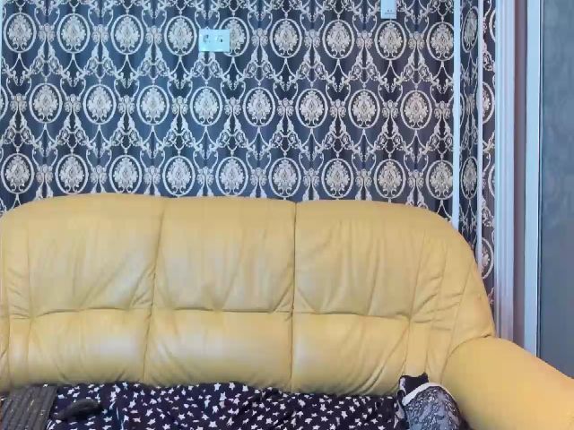 Live sex webcam photo for DemiRose01 #271187136