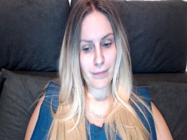 Live sex webcam photo for RocknRosemary #271192174
