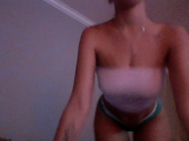 Live sex webcam photo for LuxxBabyy #271192712