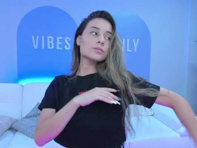 Live sex webcam photo for Camilamonroe #271198179