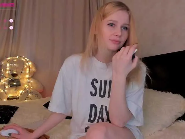 Live sex webcam photo for LesyaPrincess #271197431